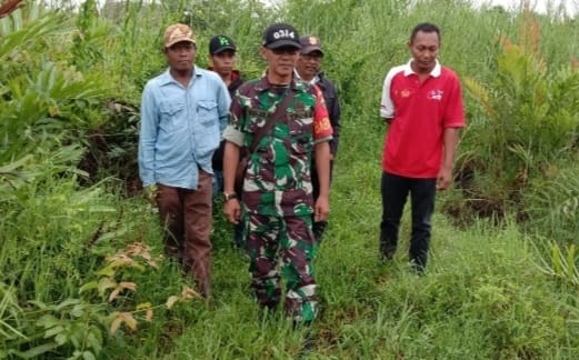 Pelaksanaan Sosialisasi dan Patroli Karlahut Oleh Babinsa Koramil 04/Kuindra di Wilayah