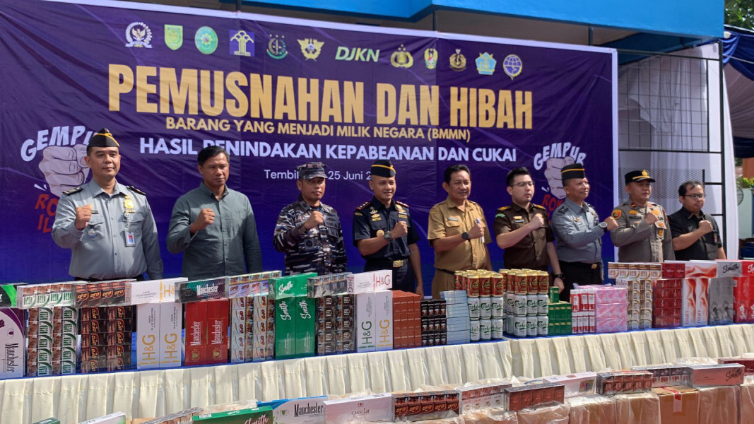 Bea Cukai Tembilahan Musnahkan Jutaan Barang Rokok Ilegal dan Ribuan Kosmetik serta Hibahkan Speedboat