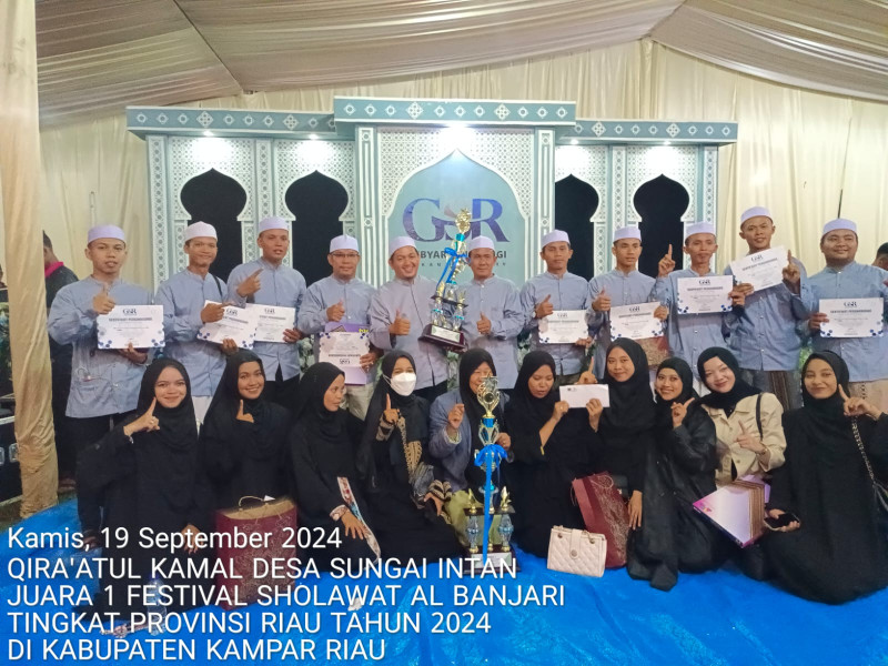 Tim Hadroh Qira'atul Kamal Sungai Intan Menyabet gelar juara 1 Terbaik Putra Festival Hadroh Al-Banjari Se Provinsi Riau