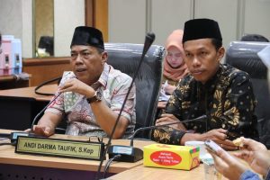 Komisi I DPRD Riau Melakukan Rapat Kerja Bersama Wartawan di Lingkungan Sekretariat DPRD Provinsi Riau