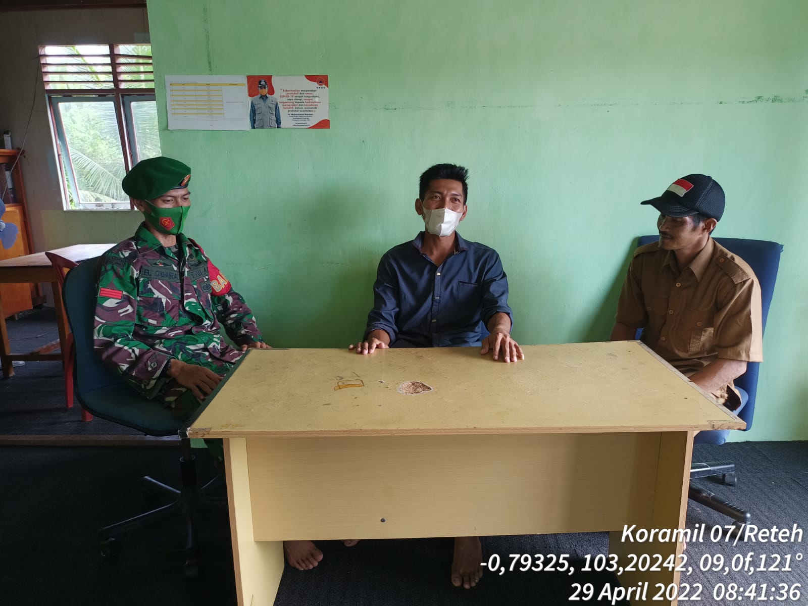 Babinsa Koramil 07/Reteh Terus Meningkatkan Komunikasi Sosial Bersama Warga