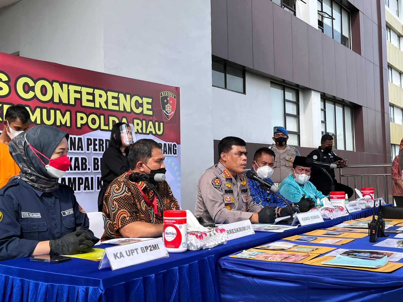 Polda Riau Ringkus 2 Pelaku Pengirim Pekerja Migran Ilegal ke Malaysia, 1 DPO