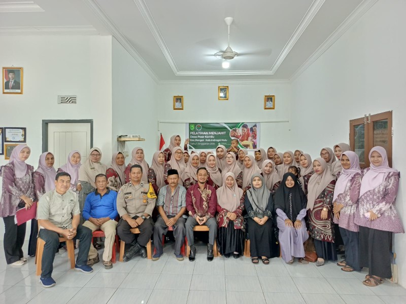 Keterampilan Menjahit Jadi Jalan Ibu-Ibu di Desa Pasir Kemilu Menuju Kemandirian Ekonomi Keluarga