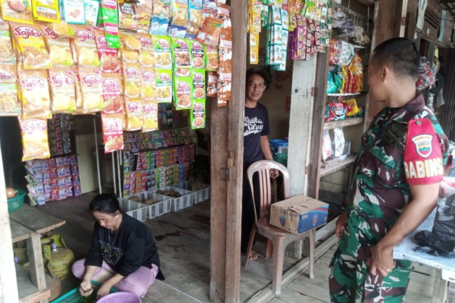 Babinsa Reteh Gelar Komsos, Perkuat Silaturahmi dengan Masyarakat