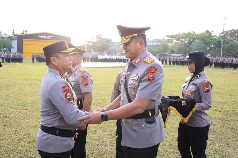 Kapolda Riau Pimpin Sertijab, Wakapolda Resmi Dijabat Brigjen Hengki Haryadi