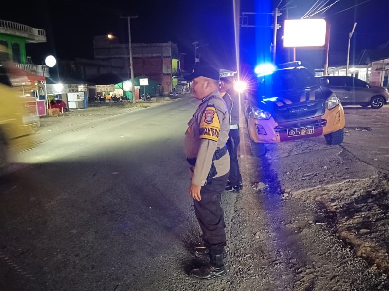 Ketika Polisi Menyapa di Gelap Malam: Patroli Blue Light Kemuning, Keamanan Lahir dari Interaksi dan Peduli