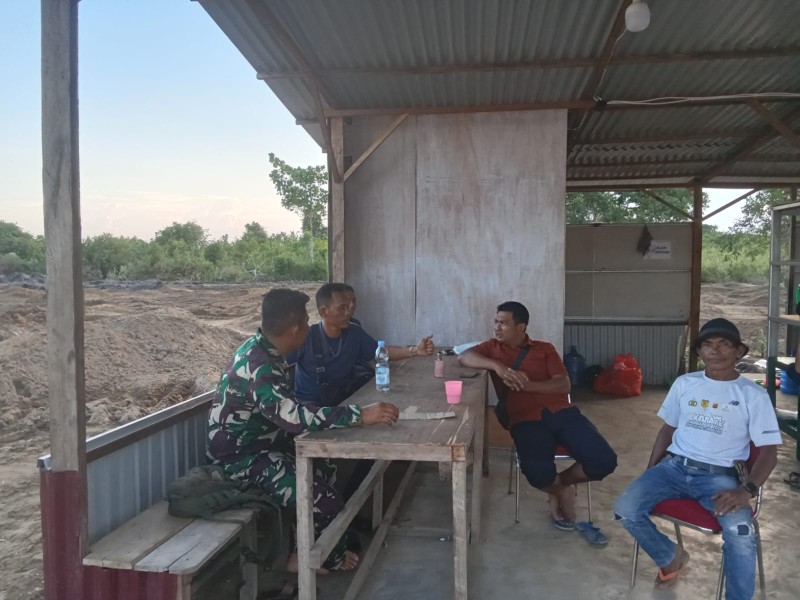 Babinsa Wisnu Hartono: Merajut Kebersamaan, Membangun Kedamaian di Kelurahan Tempuling