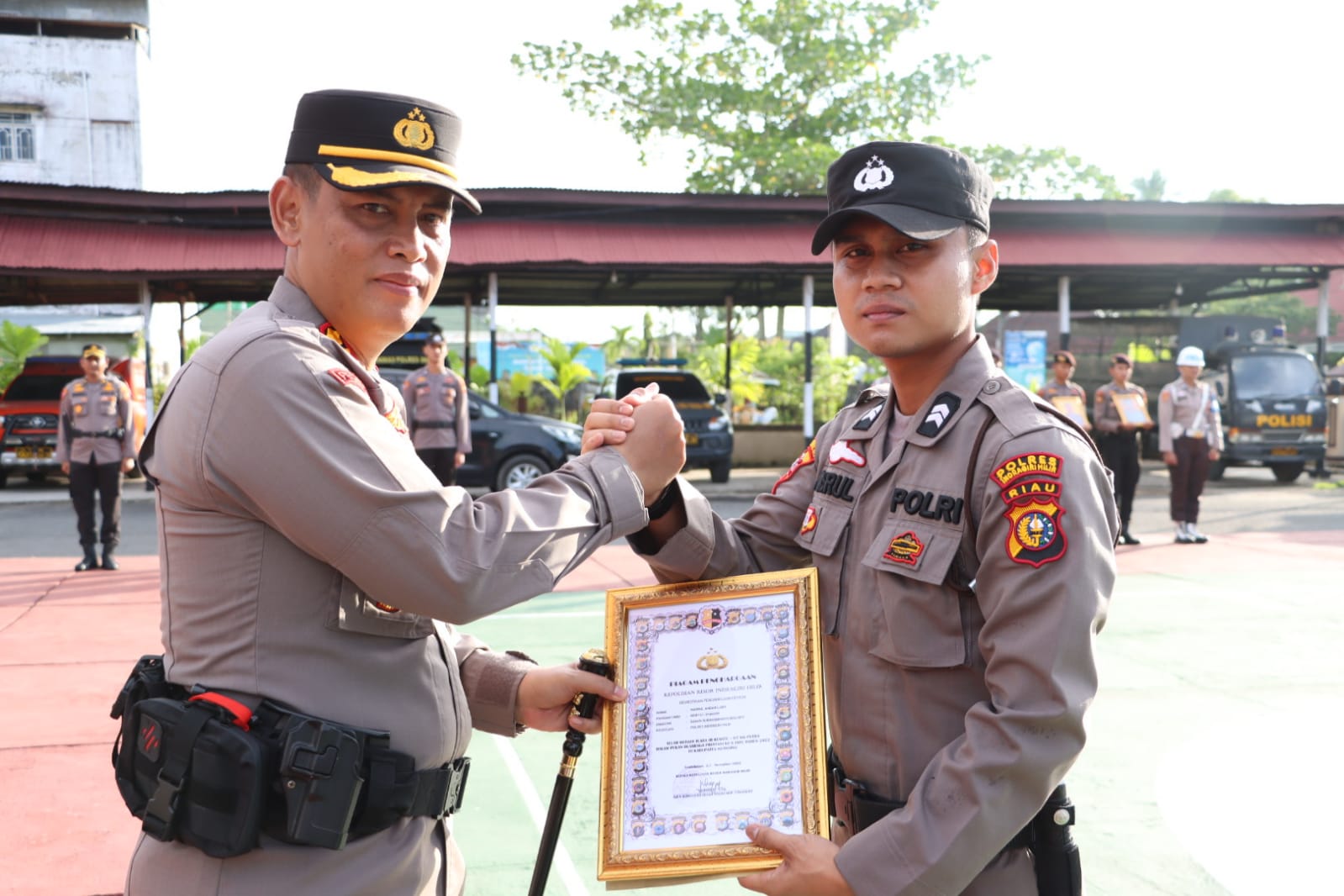 Raih Medali Porprov, Personel Polres Inhil Dapat Penghargaan dari Kapolres