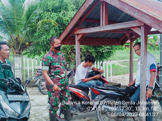 Koramil 07/Reteh, Serda Johansah Aktif Lakukan Komsos Bersama Warga Binaannya