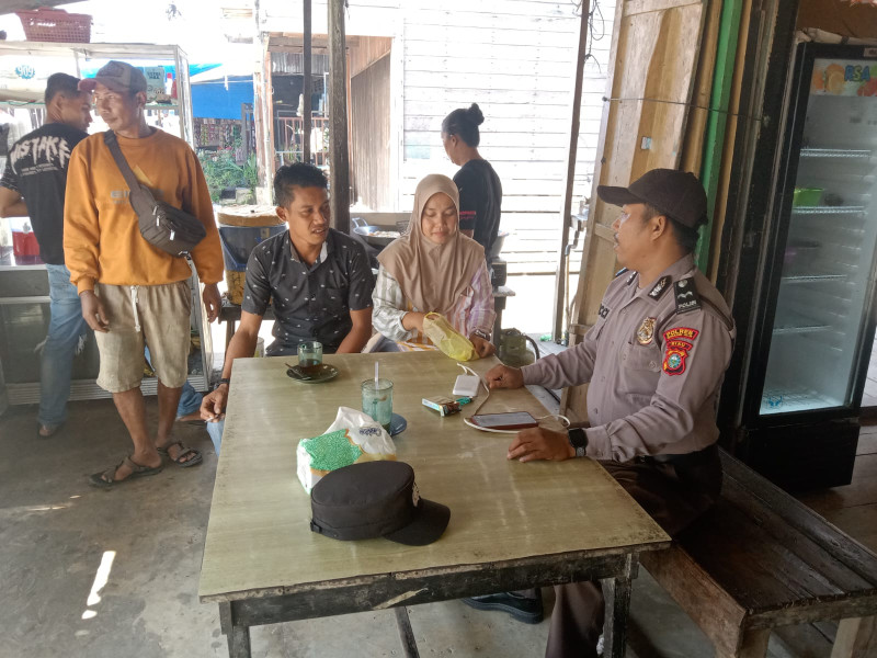 Personil Polsek Gaung Aipda Rici Melaksanakan Sambang dan Patroli Di Kelurahan Kuala Lahang
