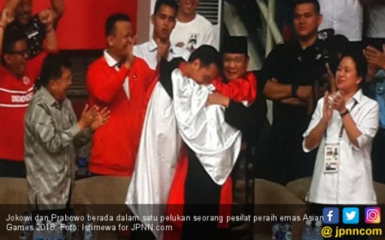 Keren...! Medali Emas ke-29 Bikin Jokowi - Prabowo dalam Satu Pelukan