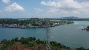 Pembangunan Tower Listrik Hadir di Pulau Terpencil