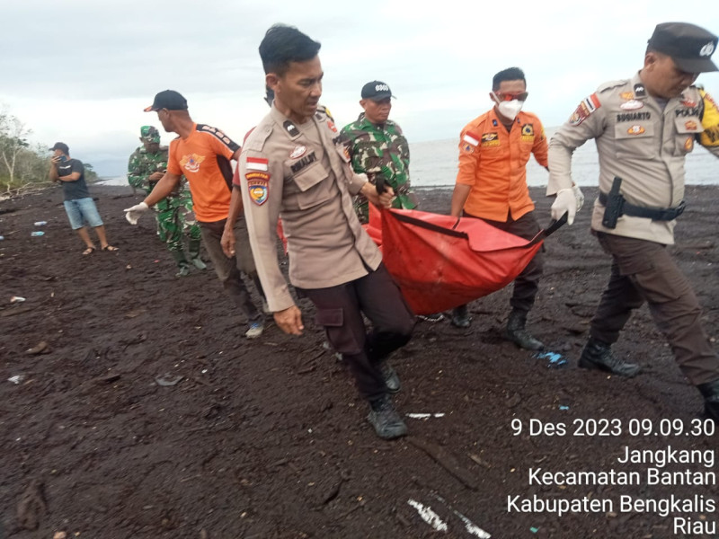 Nelayan Yang Hilang Akhirnya Ditemukan Dipantai Desa Deluk