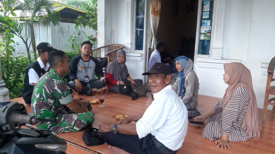 Dengan Maraknya Pencurian, Koramil 07/Reteh Giat Rutin Laksanakan Komsos