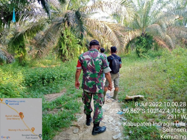 Sertu S. Sembiring Laksanakan Patroli Karlahut Untuk Cegah Kebakaran di Wilayah Binaan