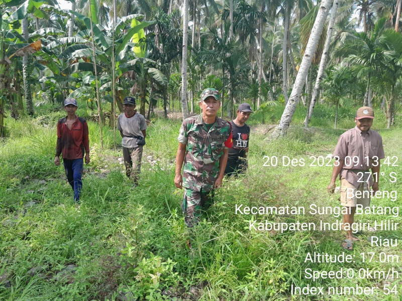 Rutinitas Babinsa Koramil 07/Reteh Untuk Upayakan Pencegahan Karhutla