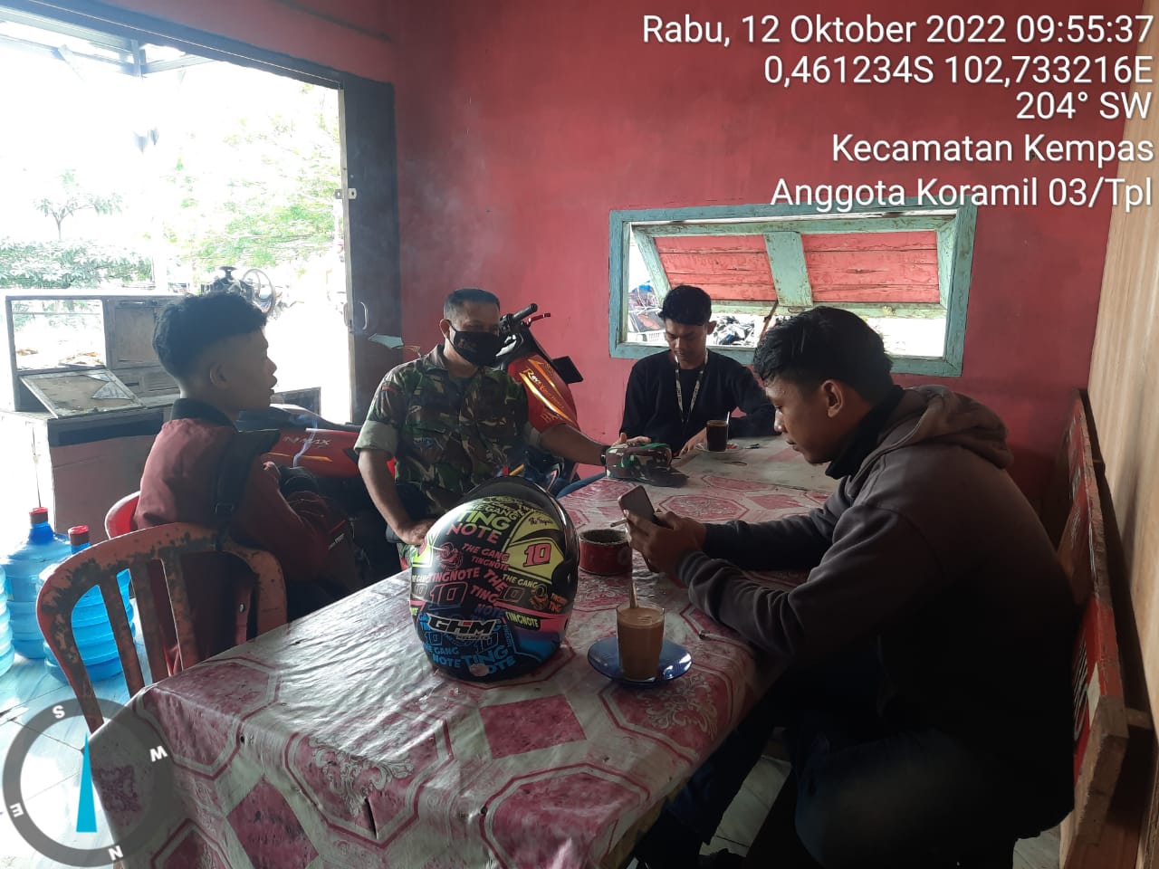 Komsos Babinsa 03/Tempuling Serma Damrianto Dengan Para Pemuda Untuk Kemajuan Desa