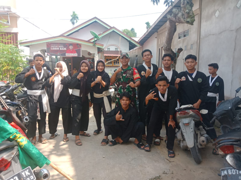 Silaturahmi dan Komunikasi Dengan Pemuda PSHT Babinsa 03/Tpl Berharap PSHT Mampu Menjadi Teladan di Tengah Masyarakat