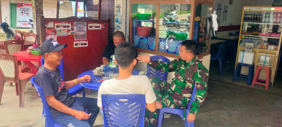 Wujudkan Pemilu Damai Bersama Babinsa Sertu Bendrik dan Warga