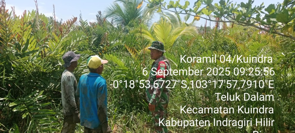 Patroli Karhutla: Babinsa Koramil 04/Kuindra Berjaga-jaga di Wilayah Binaan