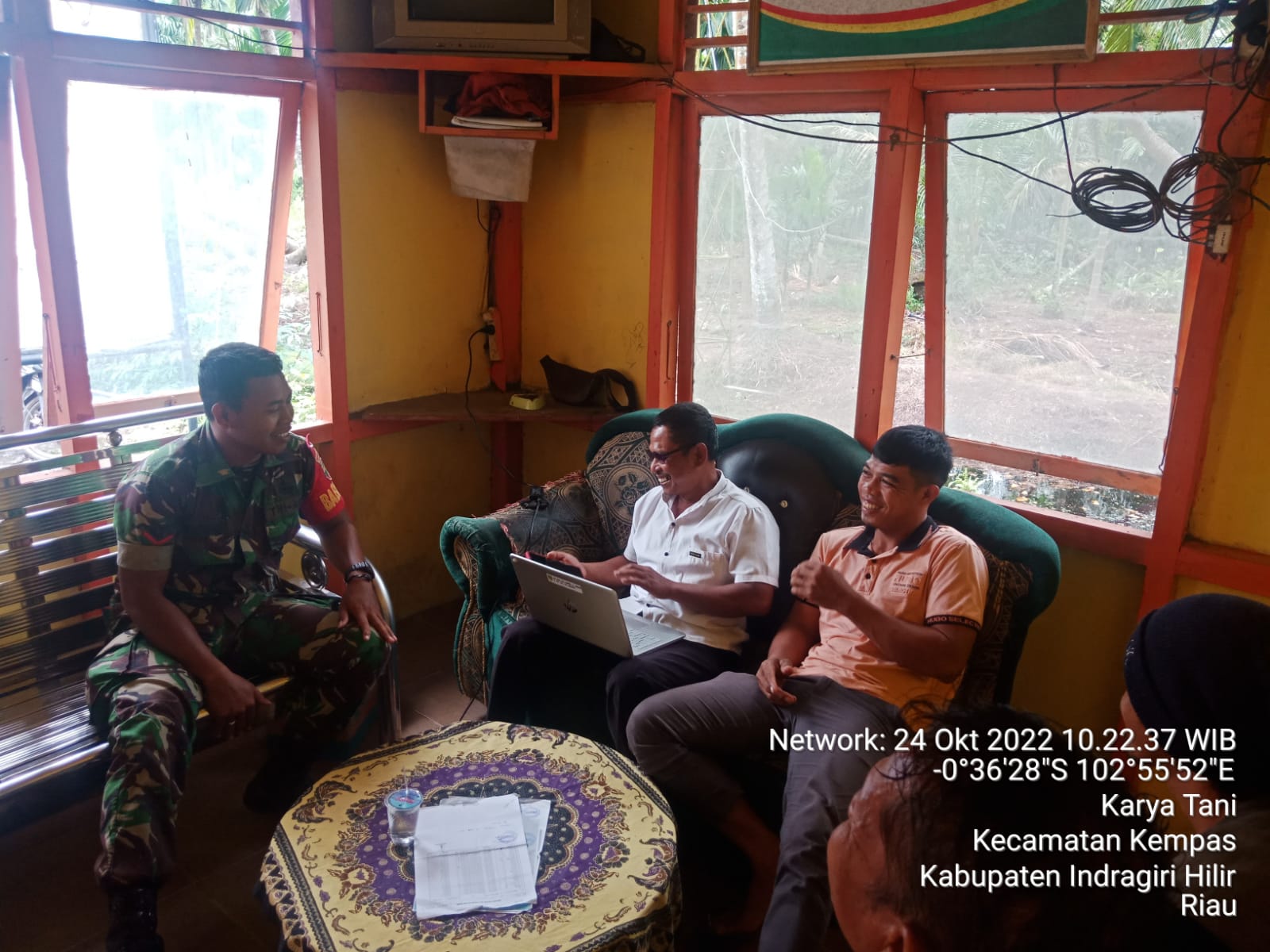 Babinsa 03/Tpl Terus Meningkatkan Komsos Dengan Kades dan Perangkatnya