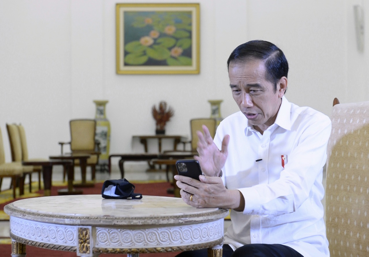 Berbincang dengan Dokter Paru, Presiden: Saya Bisa Bayangkan Betapa Berat Tangani Covid-19
