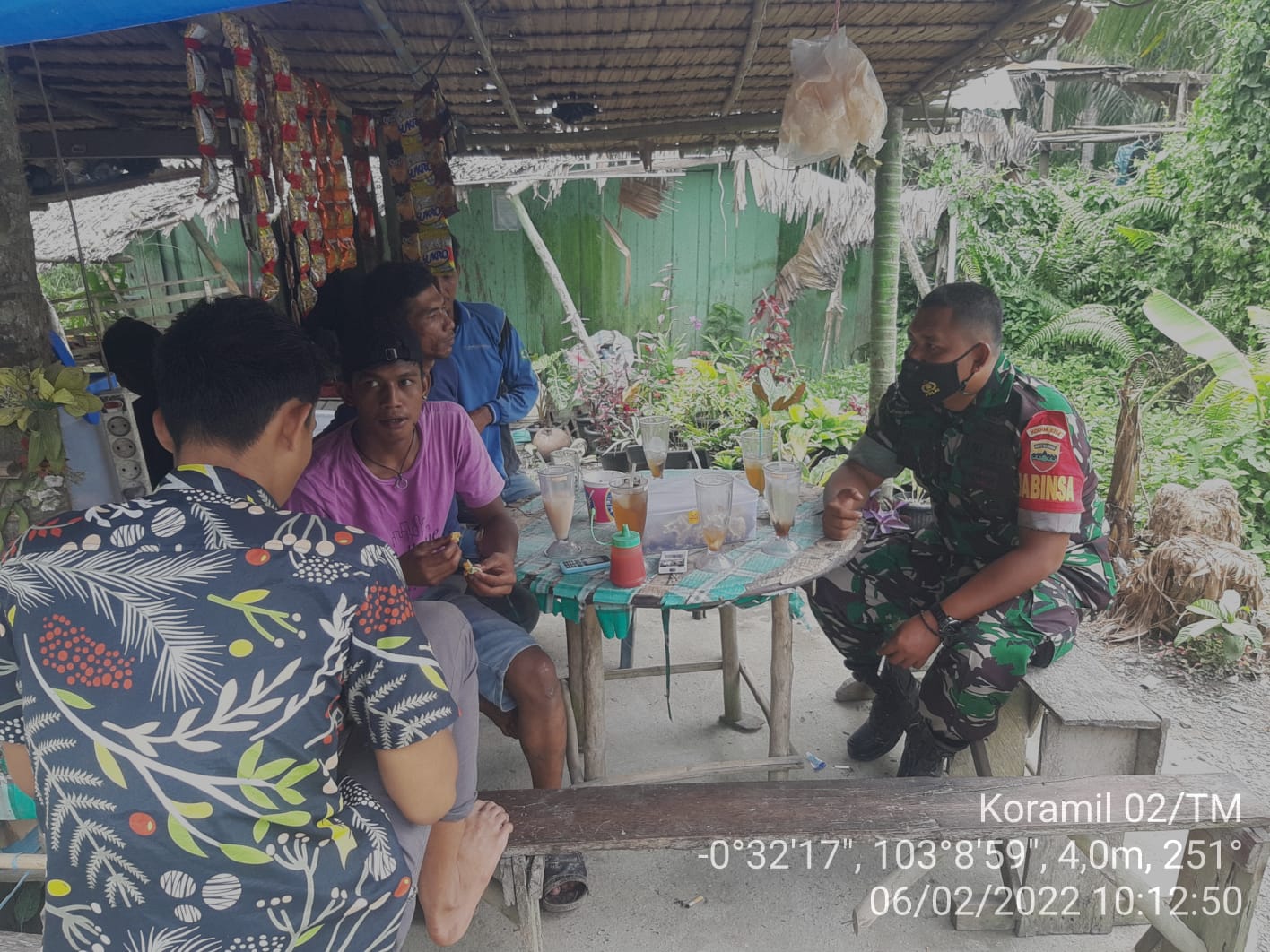 Babinsa Koramil 02/Tanah Merah, Serda Marhalim Pasaribu Terus Aktif Melaksanakan Komunikasi Sosial