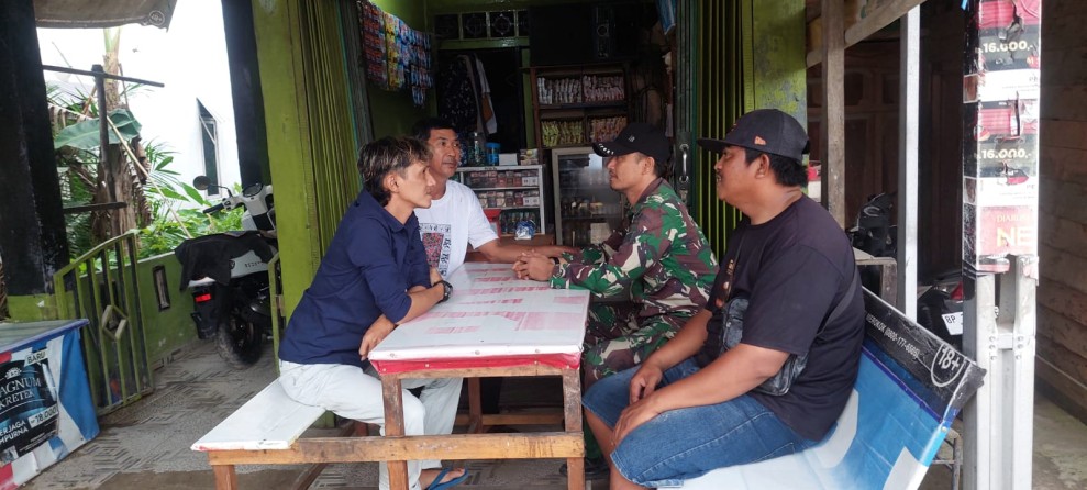 Koramil 07/Reteh Lakukan Komsos, Penguatan Sinergitas dengan Masyarakat Setempat