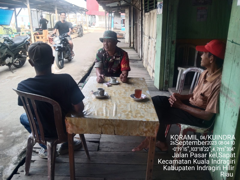 Ciptakan Suasana Yang Bersih, Babinsa Koramil 04/Kuindra Terus Aktifkan Gotong Royong Bersama