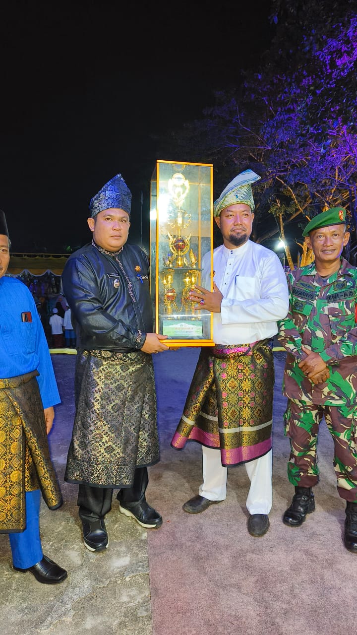 Hadiri Penutupan MTQ Tingkat Kecamatan Pelangiran Bersama Babinsa Koramil 10/Plg