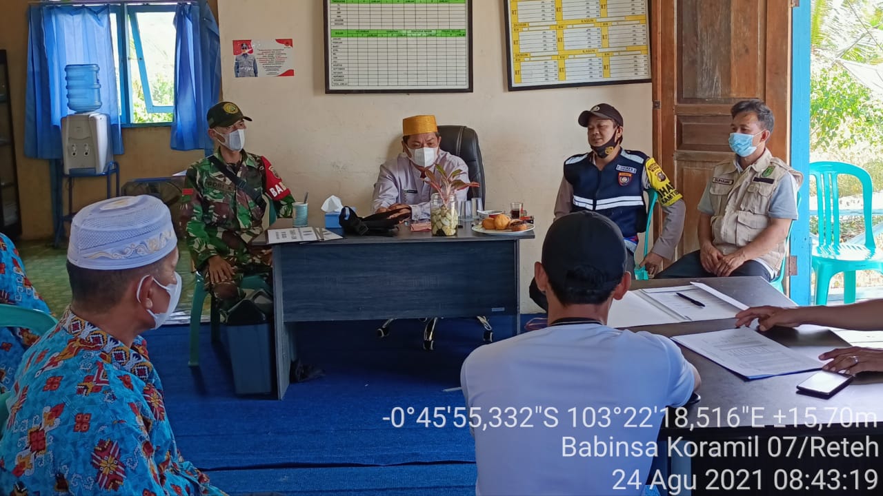 Bangun Sinergitas,  Babinsa Koramil 07/Reteh Gelar Komsos Bersama Perangkat Desa
