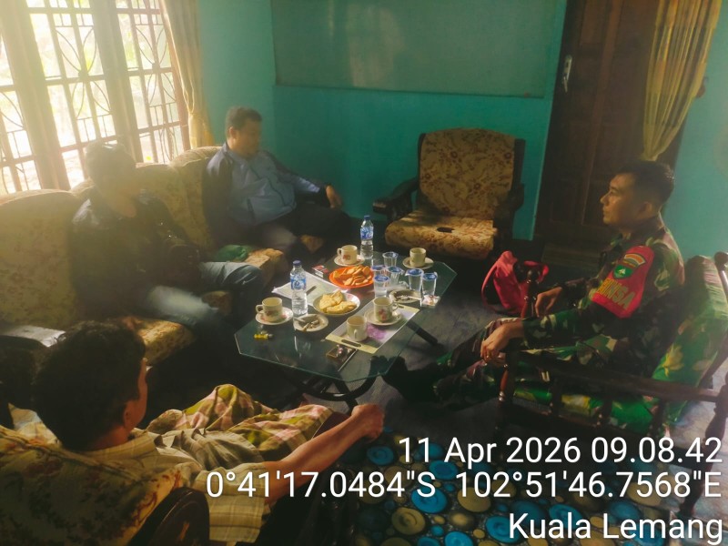 Babinsa Koramil 09/Kemuning Jalin Kedekatan dengan Warga Lewat Pembinaan SDM