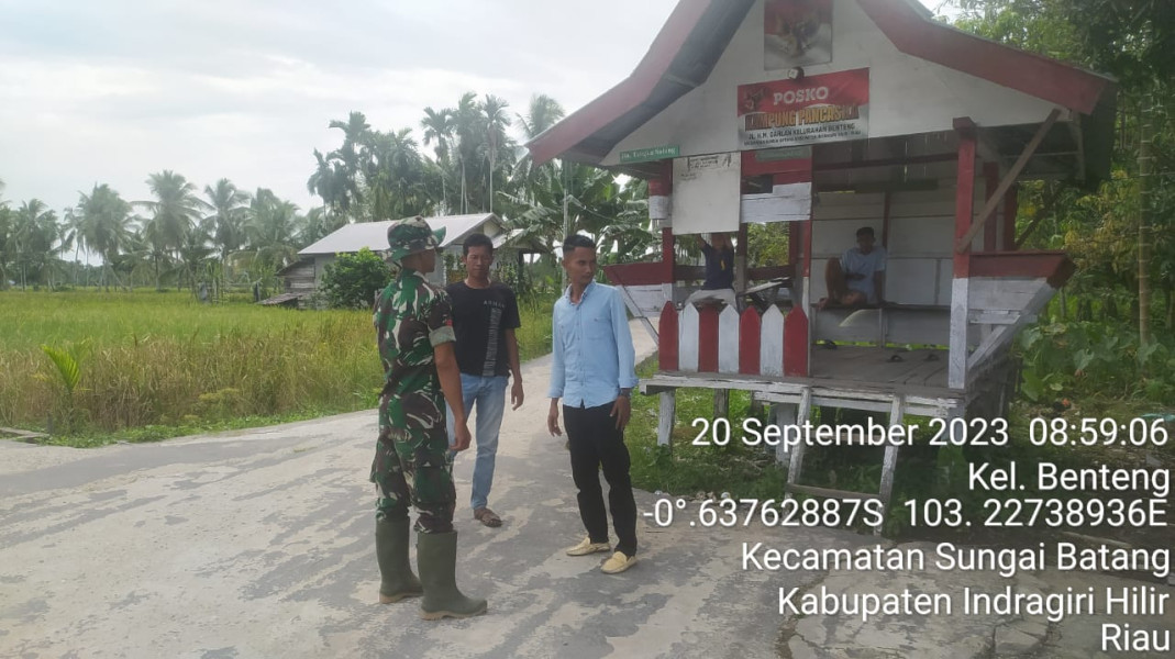 Koramil 07/Reteh Bersama Warga Saling Bertukar Pikiran dan Tanamkan Nilai-nilai Pancasila