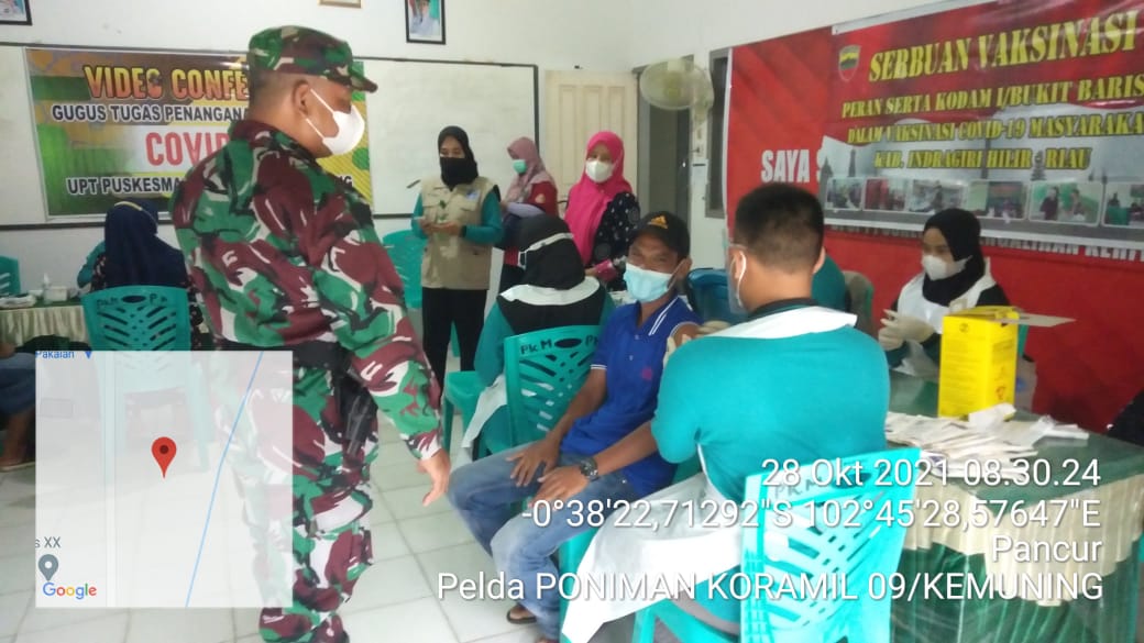 Danramil 09/Kemuning Pantau Vaksinasi di Pengalihan