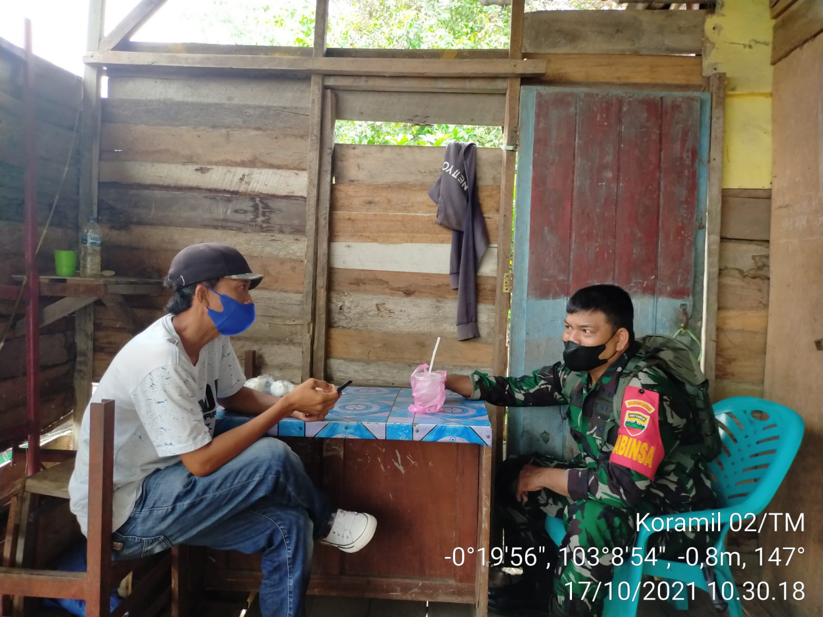 Rutin Lakukan Komsos, Sertu Syamsir Pinta Masyarakat untuk Tingkatkan Protokol Kesehatan