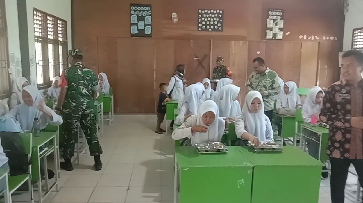 Kegiatan Pemberian Makan Bergizi Gratis: Koramil 09/KMG dan Masyarakat Bersinergi