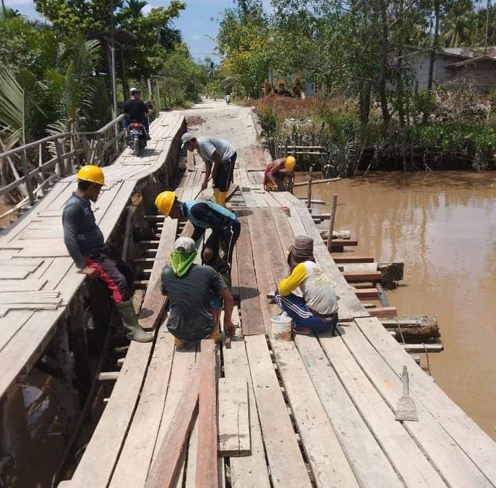 Perbaikan Sementara Selesai, Kepala Dinas PUTR Inhil Himbau Masyarakat Tetap Waspada
