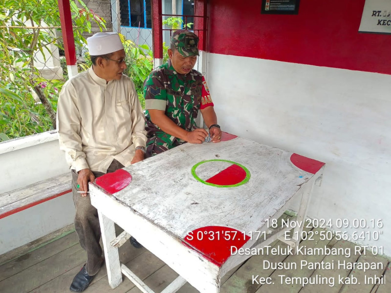 Ajak Wujudkan Pilkada Damai, Babinsa 03/Tpl Sambangi Tokoh Agama Kampung Pancasila