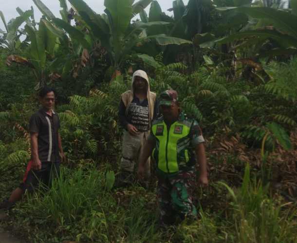 Babinsa Koramil 07/Reteh Patroli Rawan Daerah Karlahut