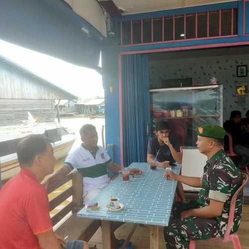 Babinsa Koramil 04/Kuindra Himbau Waspadai Bencana Banjir