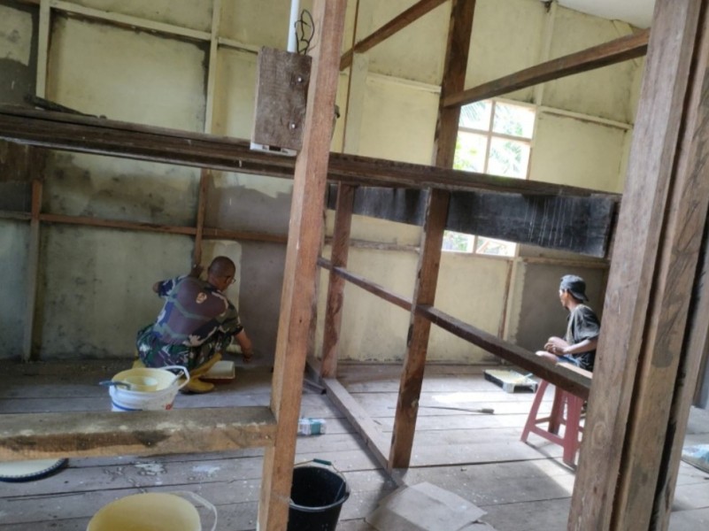 Mbah Silas Berterima Kasih Atas Bantuan Pembangunan Rumah Layak Huni dari Satgas TMMD ke- 123 Kodim 0314/Inhil