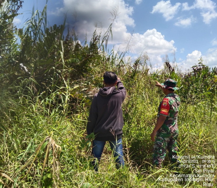 Babinsa Koramil 04/Kuindra Turun Lakukan Patroli Rutin Karlahut