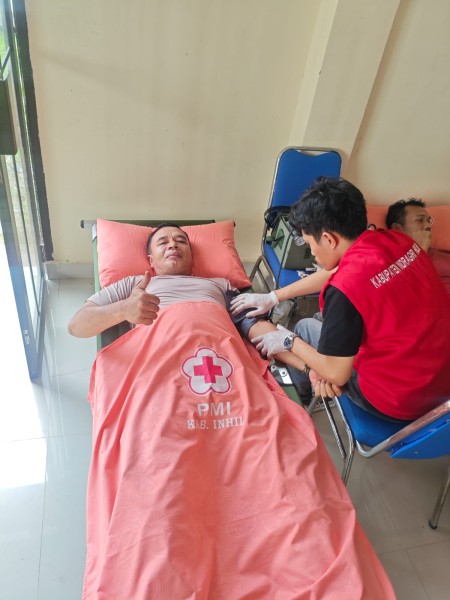Sinergi Polsek Keritang-PMI Inhil: Donor Darah Bhayangkara ke-80 Selamatkan Nyawa