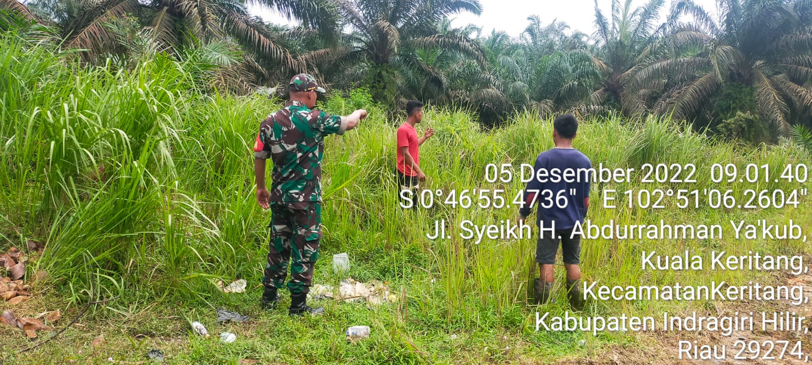 Patroli dan Sosialisasi Karlahut Bersama Babinsa Koramil 09/Kemuning