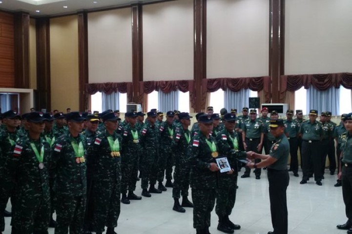 Luar Biasa, Malaysia Minta TNI AD Latih Prajuritnya Menembak