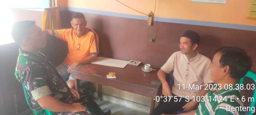 Sertu Bendri Jalin Silaturahmi dan Memberikan Informasi Terkait Kenakalan Remaja