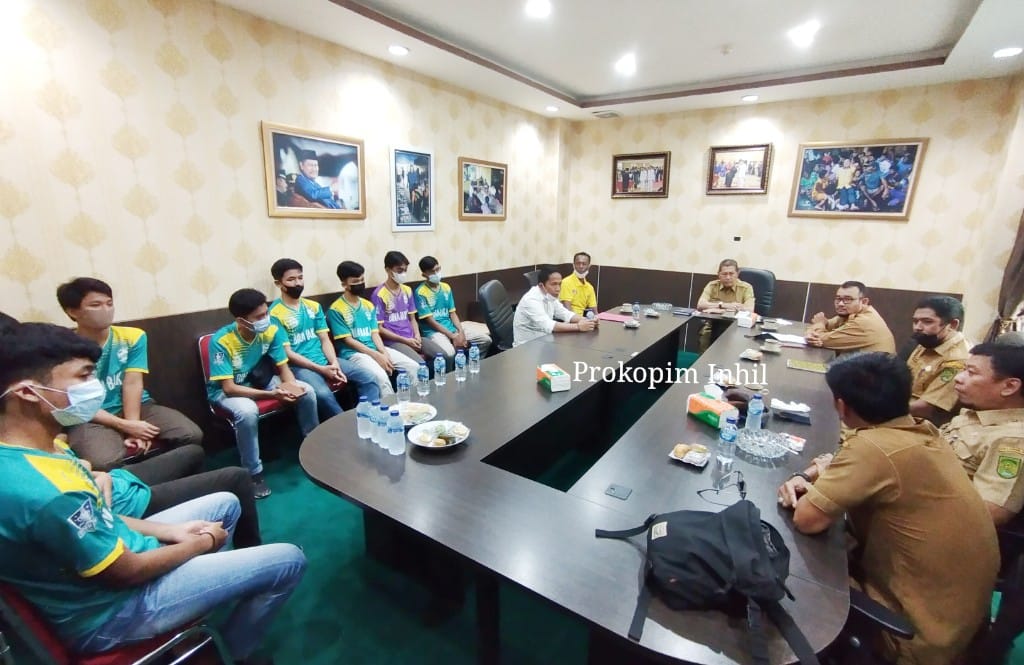 Syamsuddin Uti Sambut Baik Kedatangan SSB Bina Bakat Football Pekanbaru