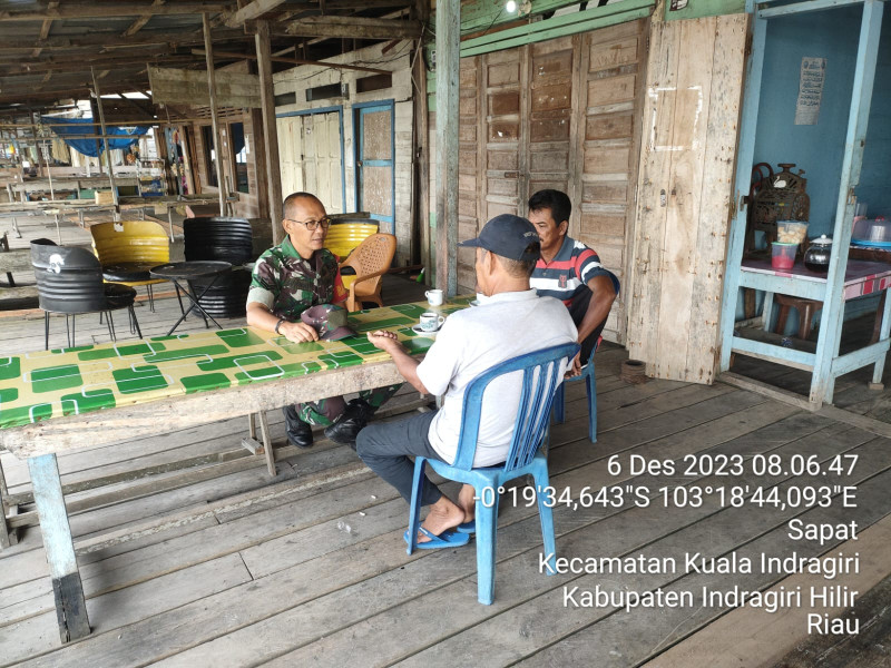 Dengan Musim Penghujan Saat Ini, Babinsa Sertu Ichlas Manalu Menghimbau Agar Terus Menjaga Kesehatan Supaya Terhindar Dari Wabah Penyakit