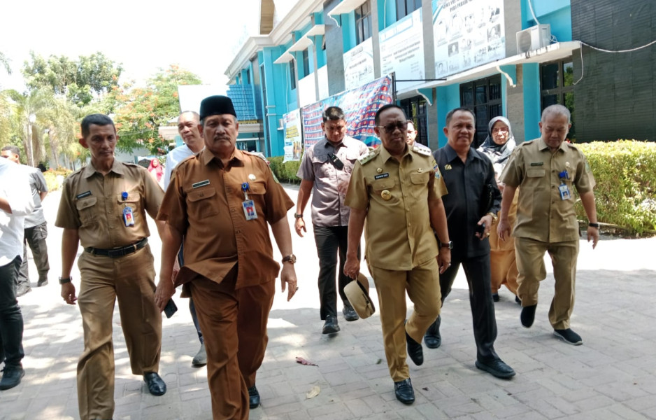 Gubri Sidak Fasilitas dan Pelayanan di SMA 8 Pekanbaru,  Pastikan Terlaksana dengan Baik.