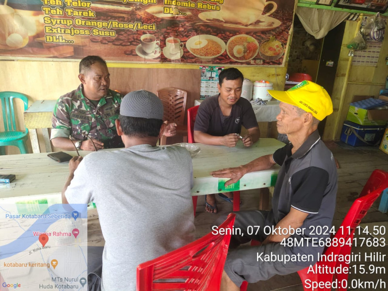 Bincang Santai, Babinsa Koramil 09/Kmg Berbagi Informasi Kepada Masyarakat